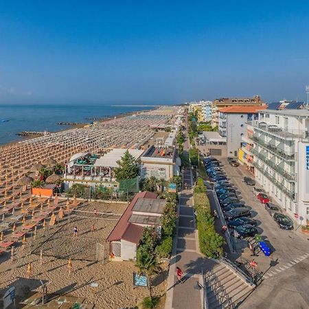 Hotel Austria Caorle Extérieur photo