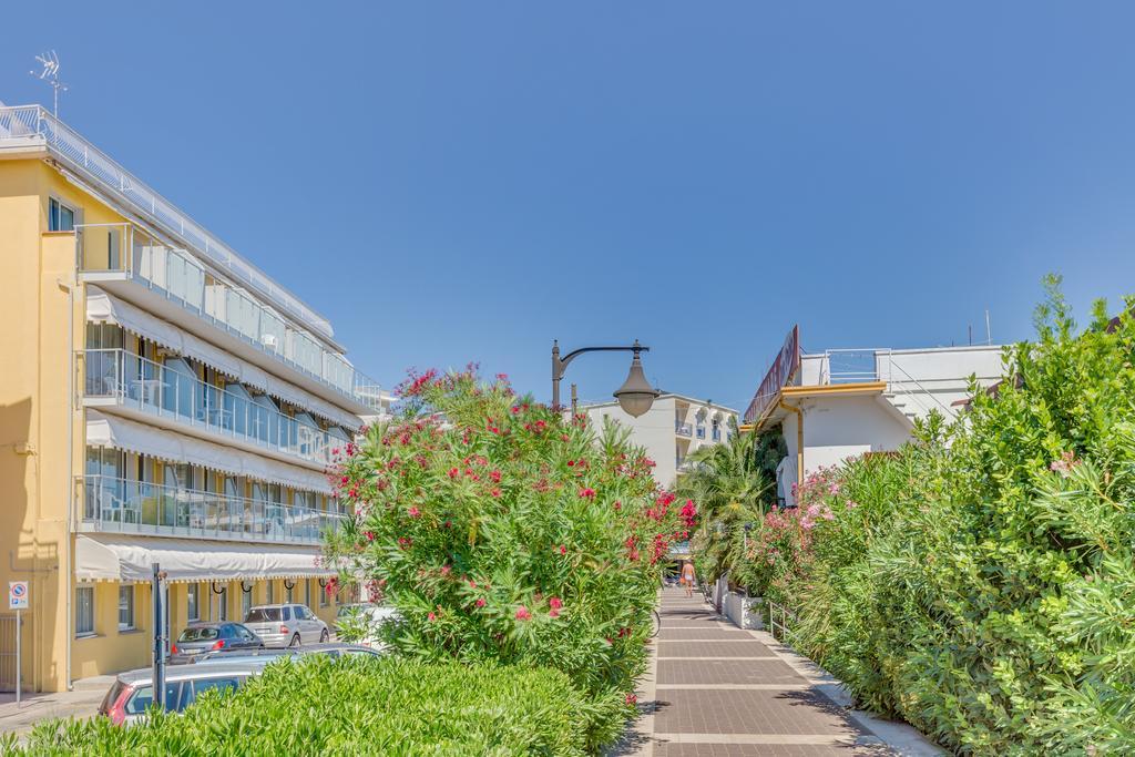 Hotel Austria Caorle Extérieur photo
