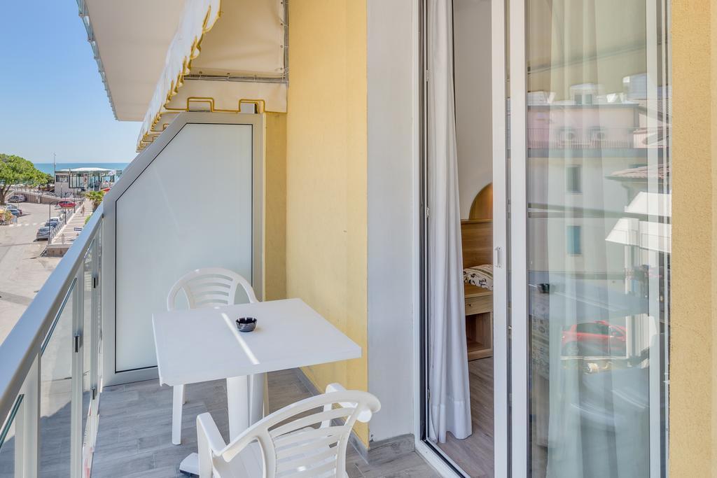Hotel Austria Caorle Extérieur photo
