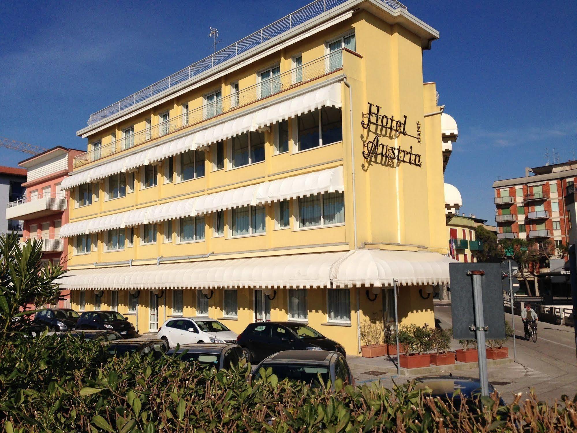 Hotel Austria Caorle Extérieur photo