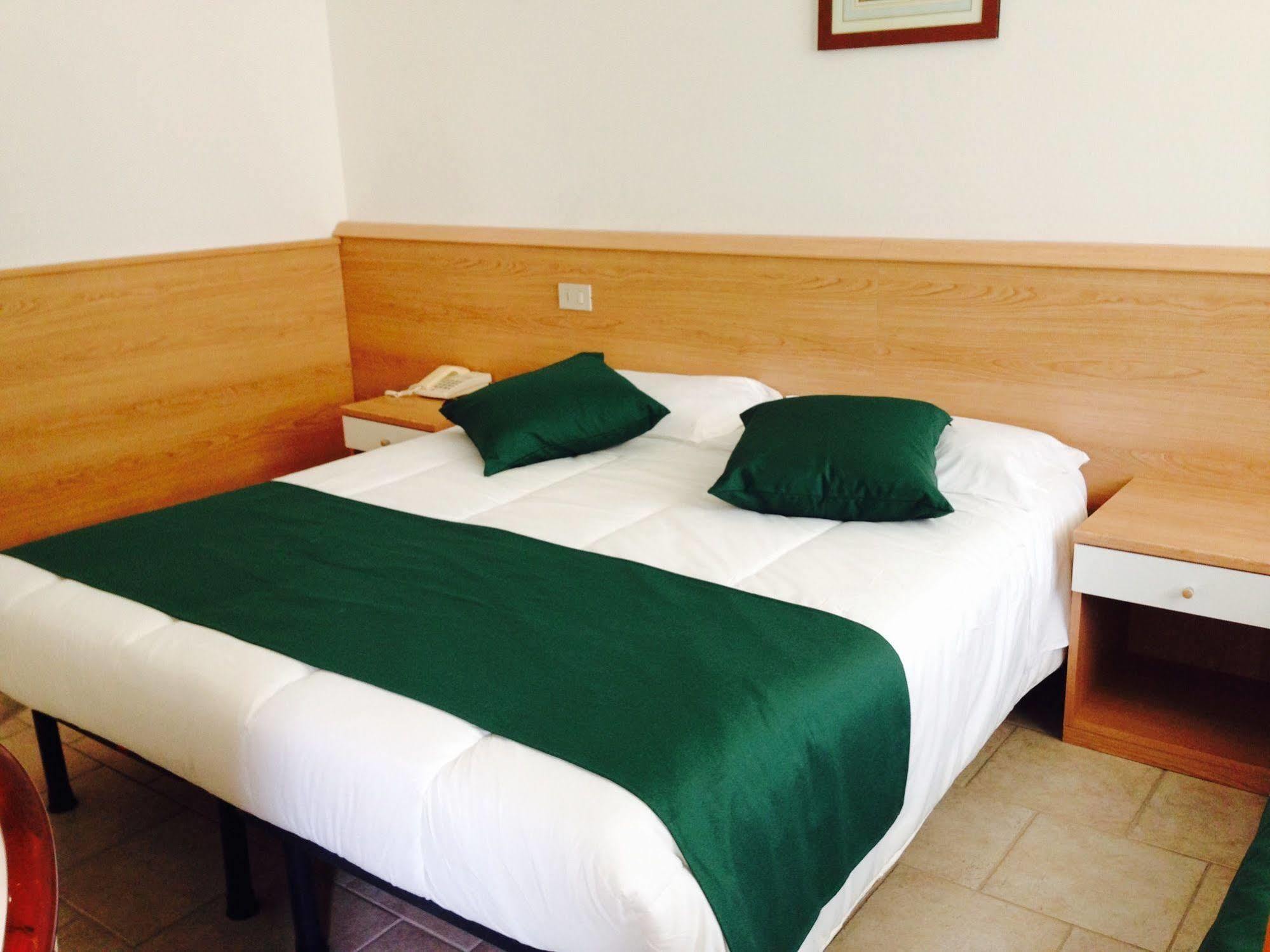 Hotel Austria Caorle Extérieur photo