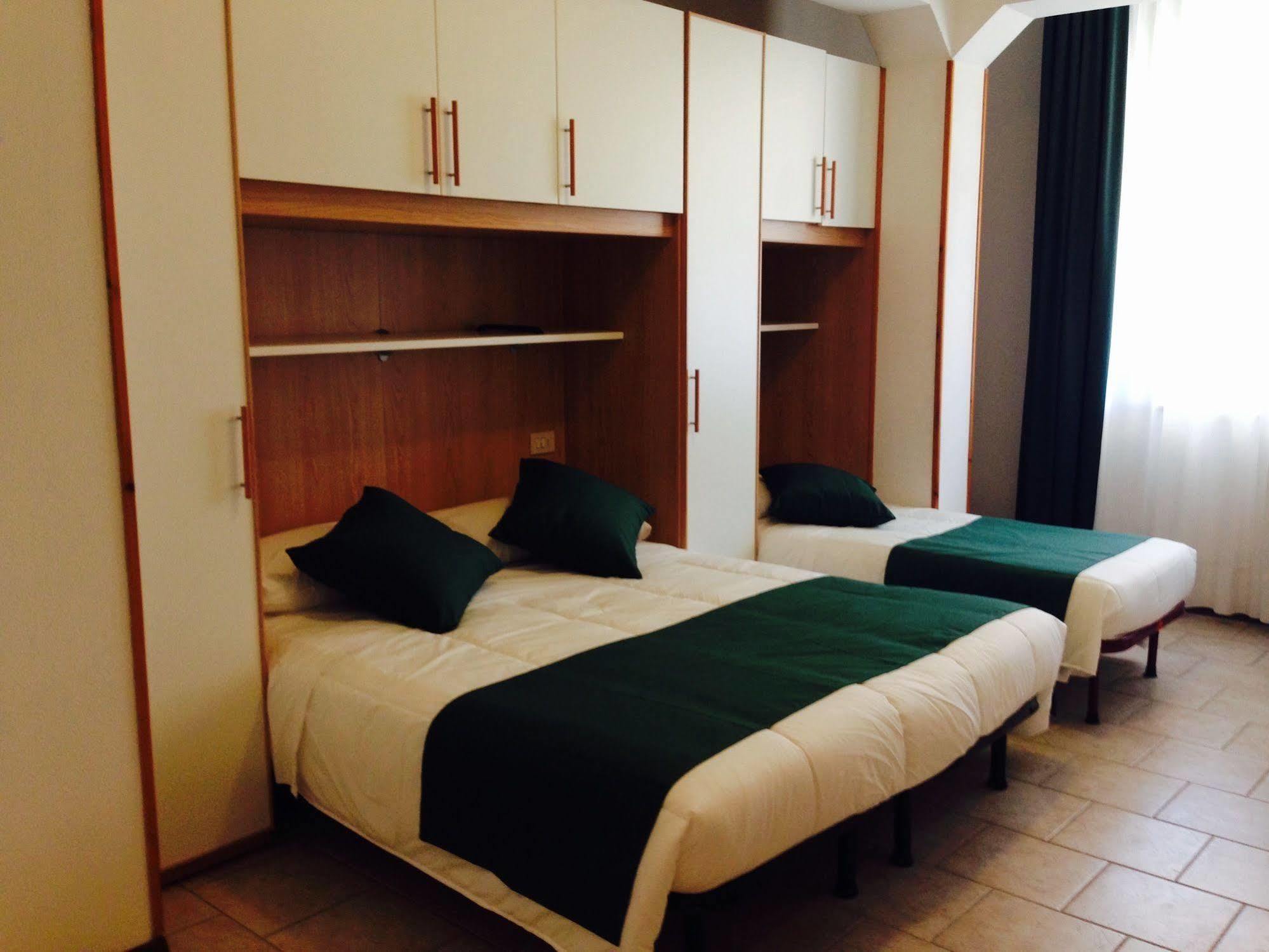 Hotel Austria Caorle Extérieur photo